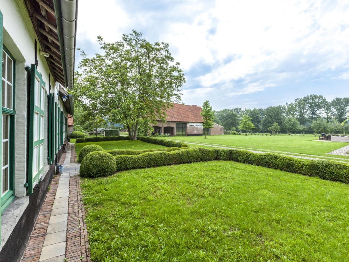 Beautiful Farmhouse In Beernem With Big Garden Exterior foto